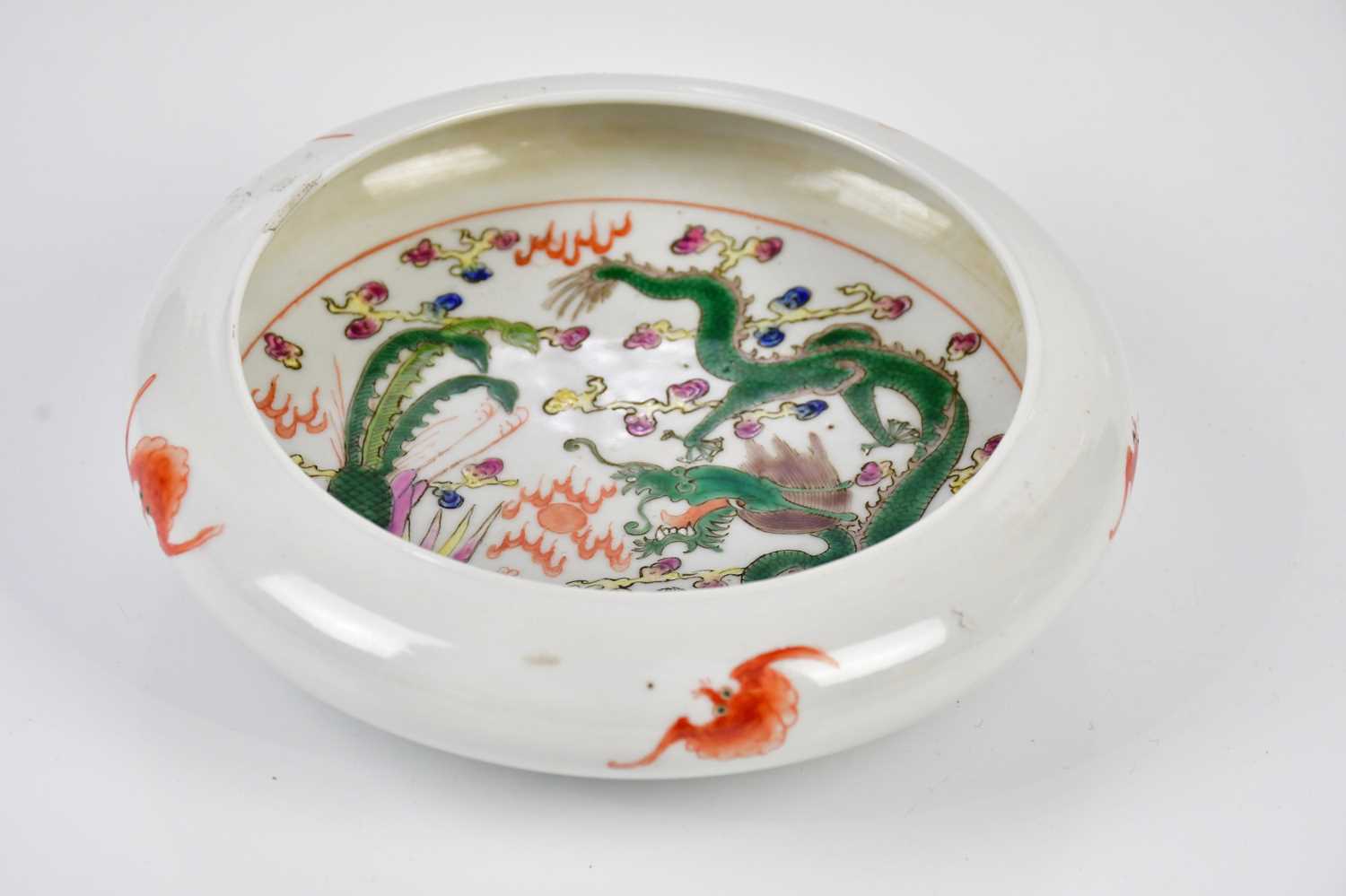 A Chinese Famille Verte dish, decorated with dragon and bird and bats, diameter 17cm. - Image 2 of 5