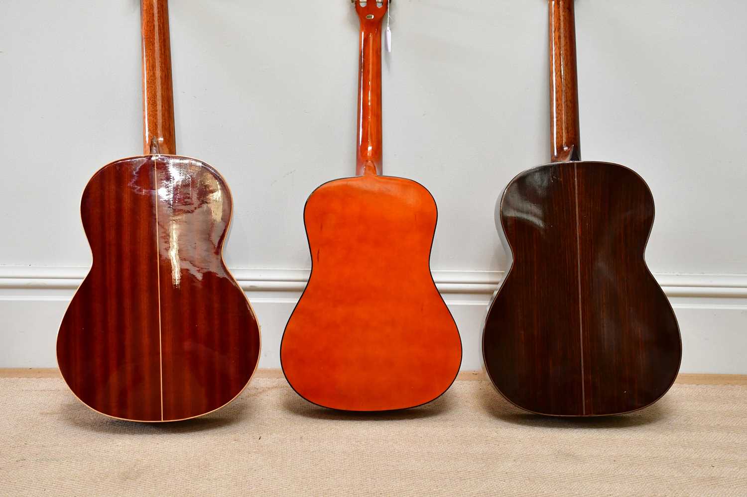 Three acoustic guitars comprising Raimundo, cased, Herald model no. HL34 and Nanyo (3). - Bild 6 aus 6