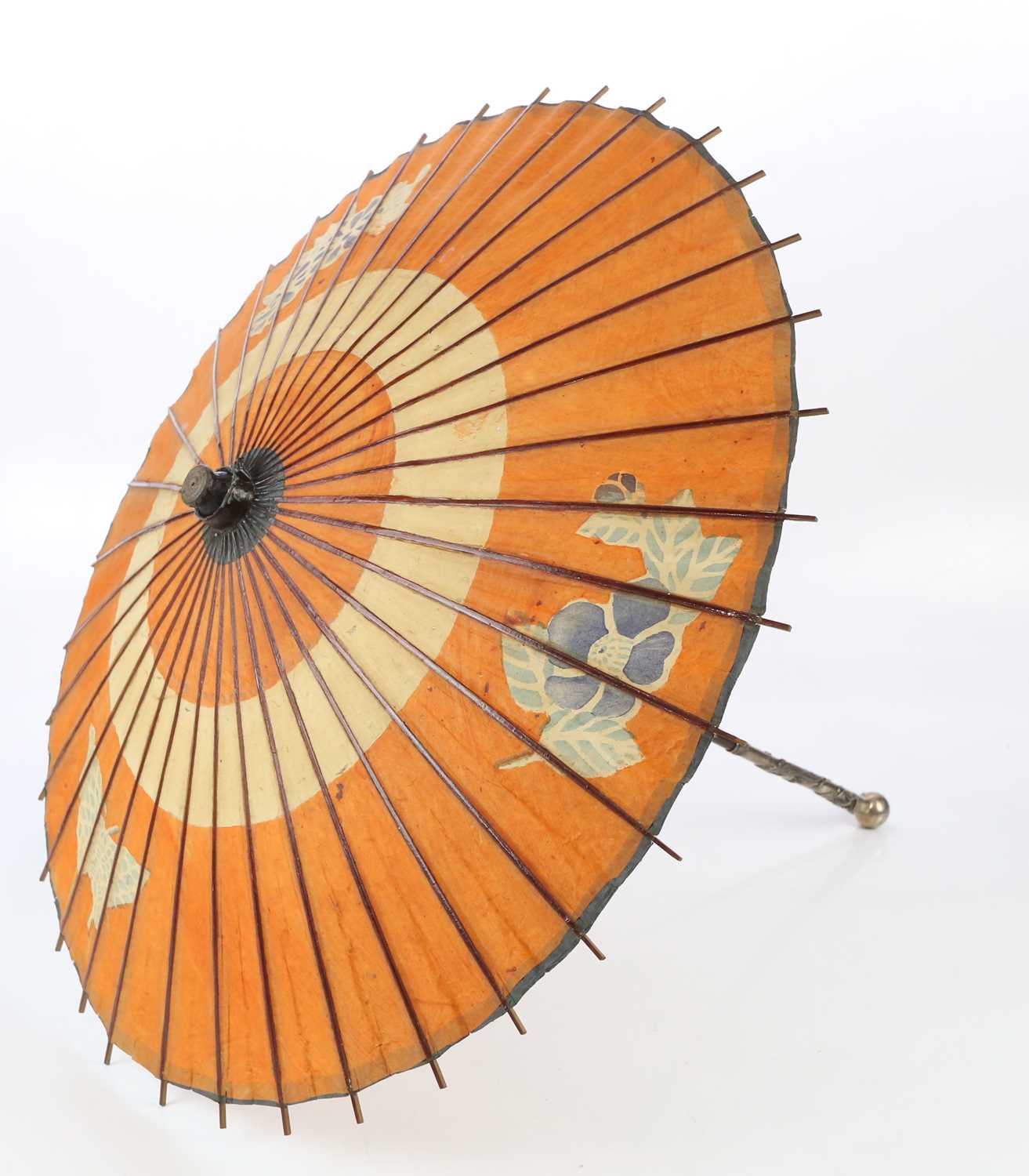 A Chinese sterling silver handled parasol with bamboo cane, the silver mount decorated with a - Image 7 of 9