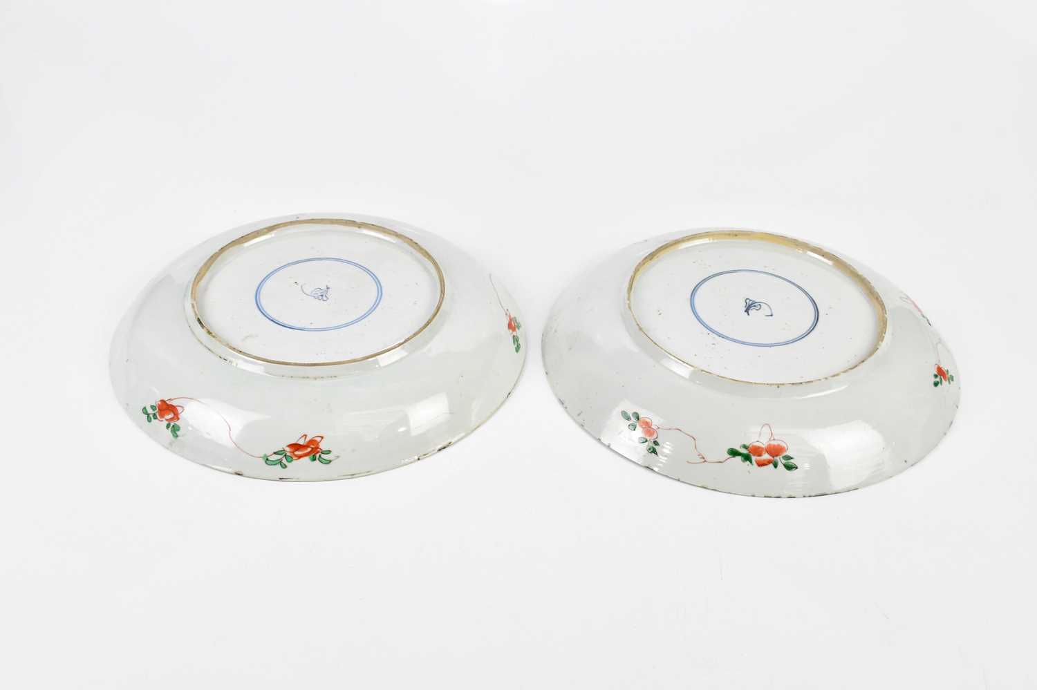 Two 19th century Chinese Famille Verte Wucai plates, each decorated with floral sprays within - Image 8 of 9