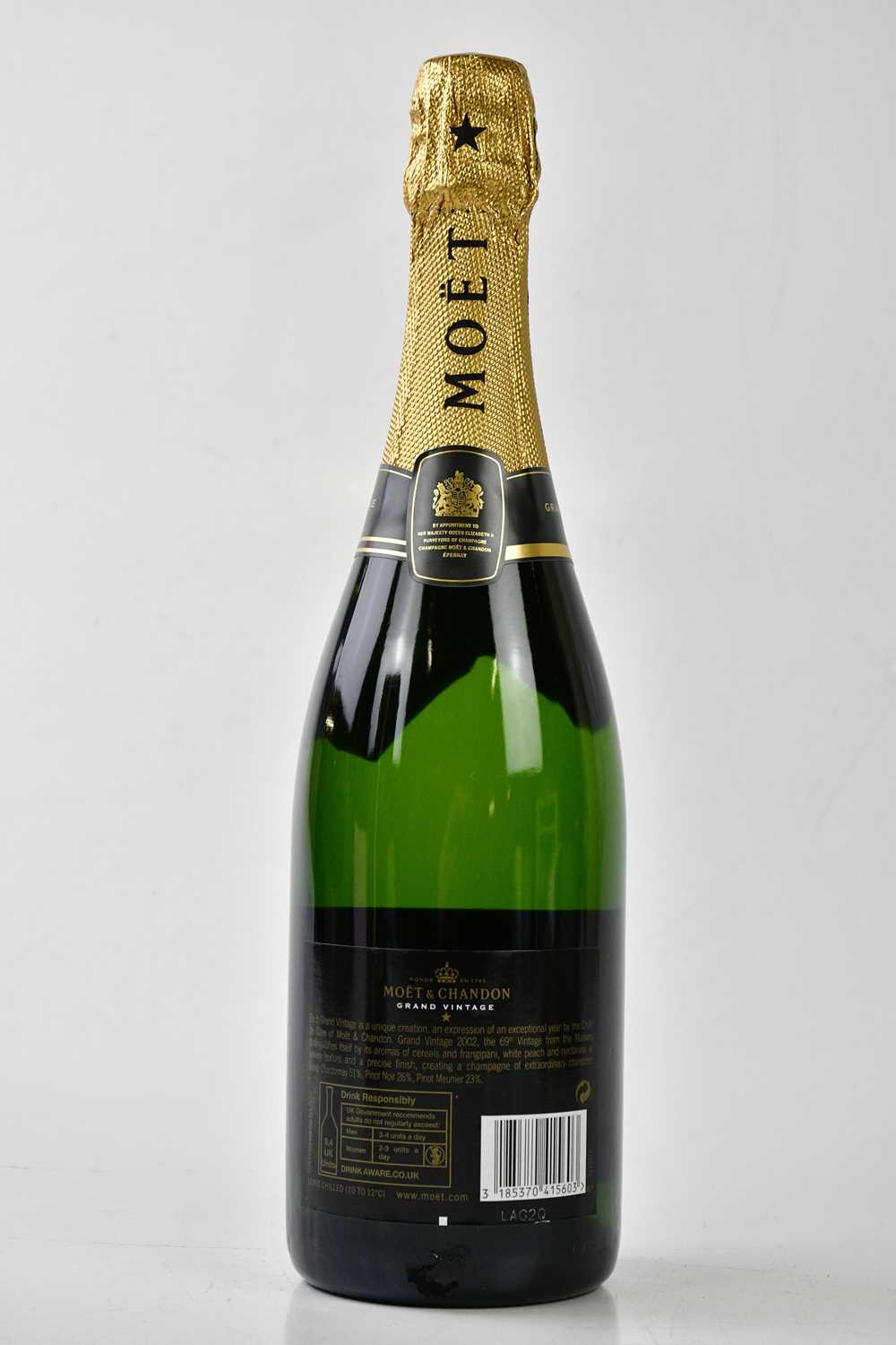 CHAMPAGNE; Moët & Chandon Grand Vintage 2002, boxed. - Image 2 of 4