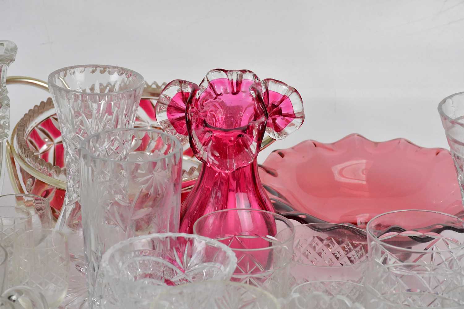 A collection of Victorian and later glassware, including a cranberry glass vase, various cut - Bild 4 aus 5