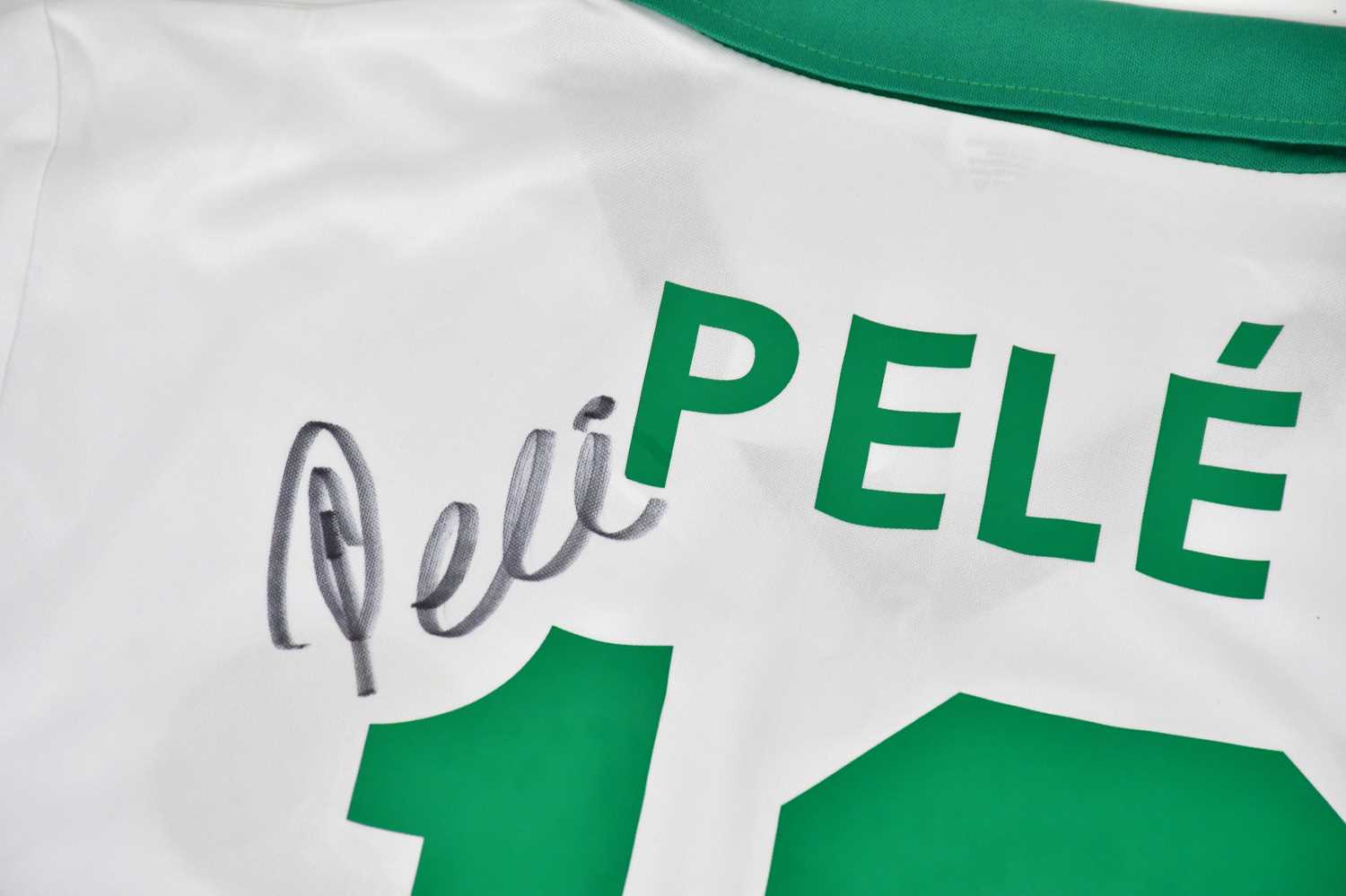 PELÉ (EDSON ARANTES DU NASCIMENTO); a signed New York Cosmos retro style football shirt, signed to - Image 3 of 3