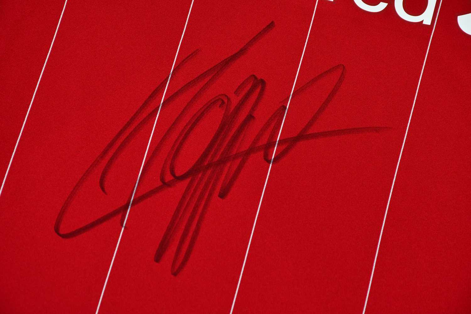 JURGEN KLOPP; a signed Liverpool Premier League Winner football shirt, signed to the front, size - Bild 2 aus 3