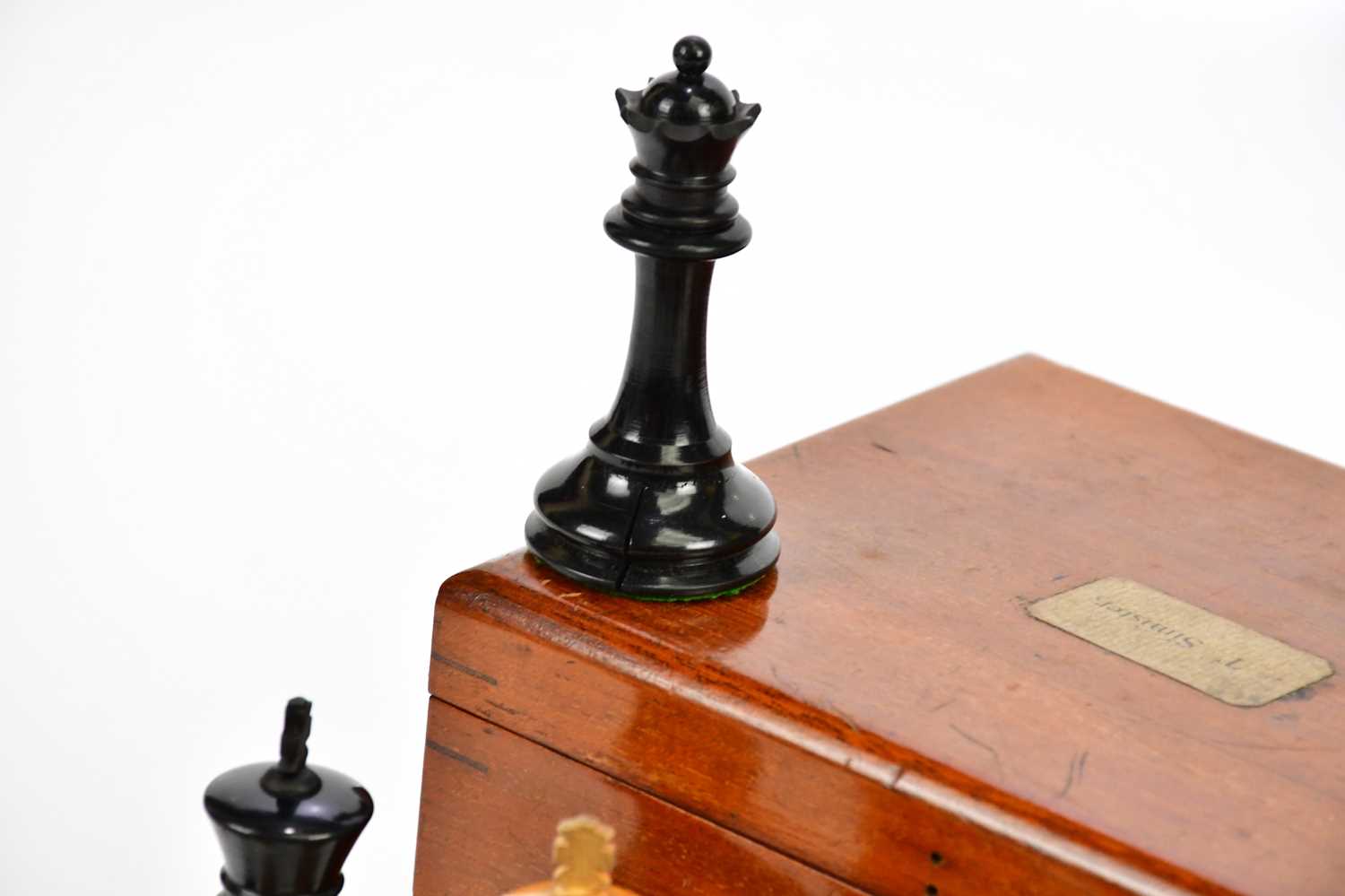 A Staunton pattern chess set in mahogany case, height of king 9.5cm, weighted. Condition Report: The - Image 2 of 5