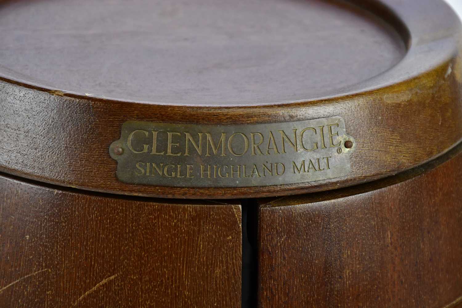 GLENMORANGIE; a wooden bottle case in the form of a whisky barrel, the interior decorated with - Image 3 of 3