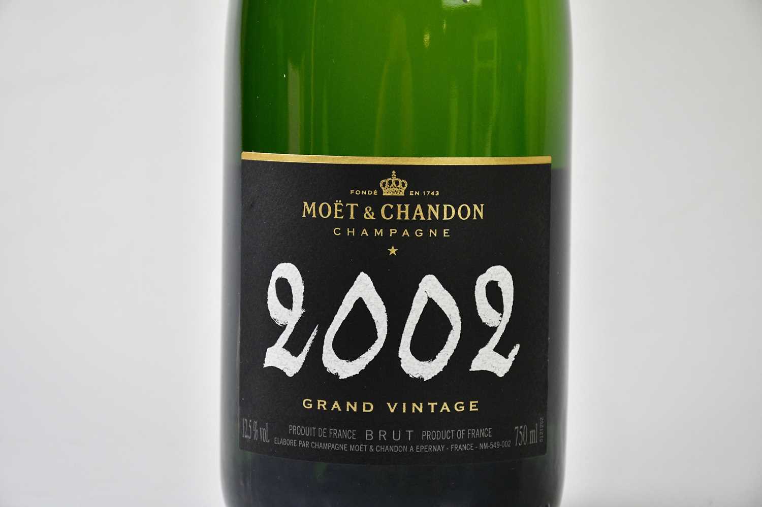 CHAMPAGNE; Moët & Chandon Grand Vintage 2002, boxed. - Image 3 of 4