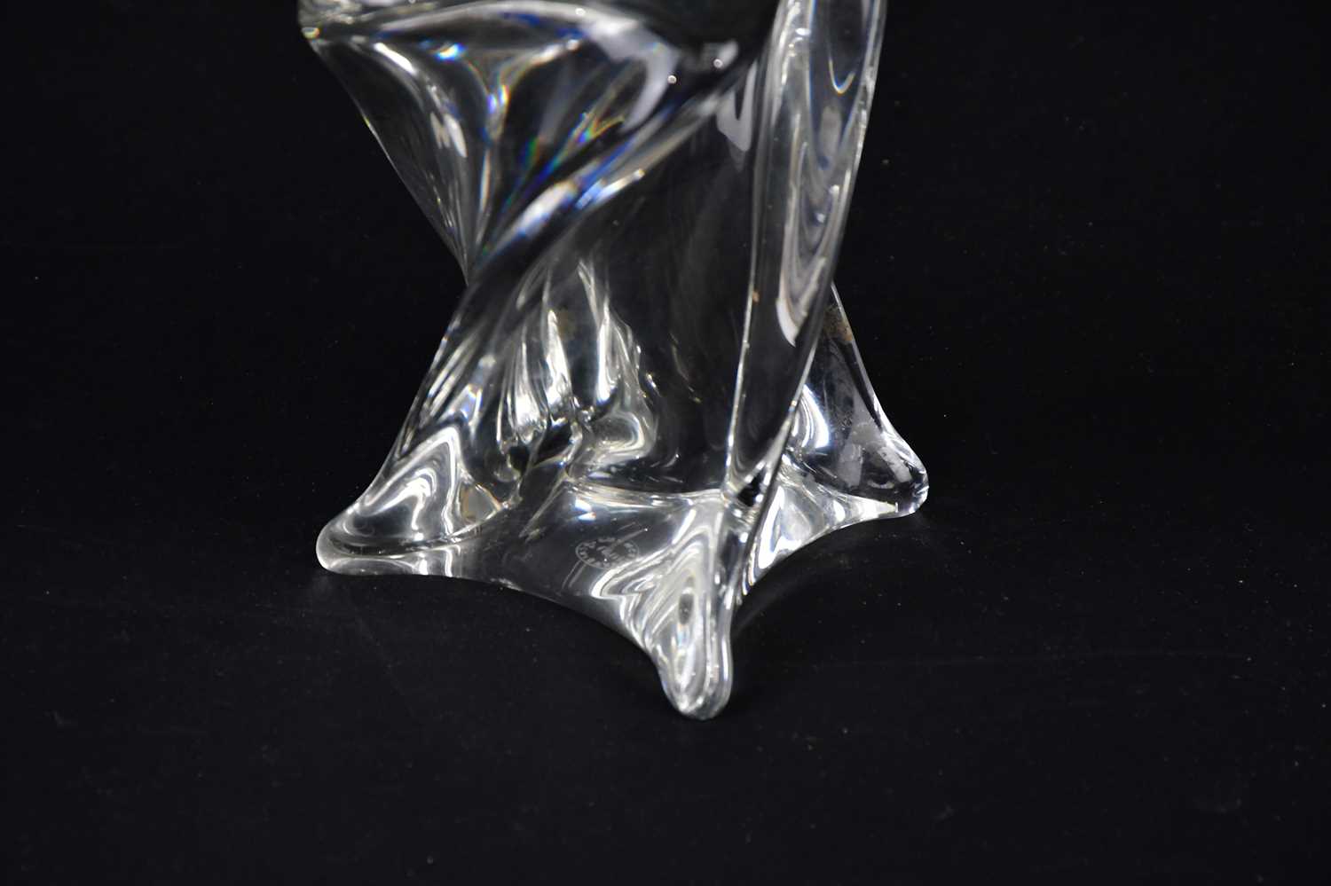 SAINT-LOUIS; a crystal perfume bottle (lacking stopper), height including mount 12cm. Condition - Image 4 of 6