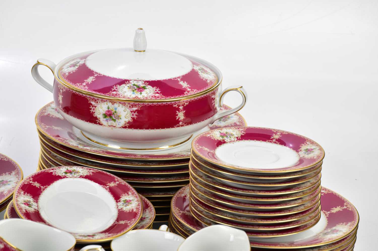 NORITAKE; a 2652 pattern part tea/dinner service comprising ten bowls, ten saucers, ten side plates, - Bild 3 aus 4