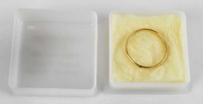 A 22ct yellow gold wedding band, size Q, approx 2.2g.