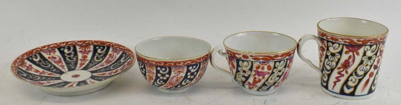 WORCESTER; four pieces of first period Worcester decorated in the 'Queen Charlotte' pattern,