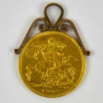 An Edward VII, 1902 full sovereign in yellow metal pendant mount, weight 8.8g.