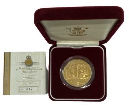 THE ROYAL MINT; a Queen Elizabeth II Golden Jubilee Guernsey gold proof five pound coin, numbered