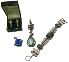 A quantity of silver and costume jewellery, including a hardstone and semi-precious stone set 925