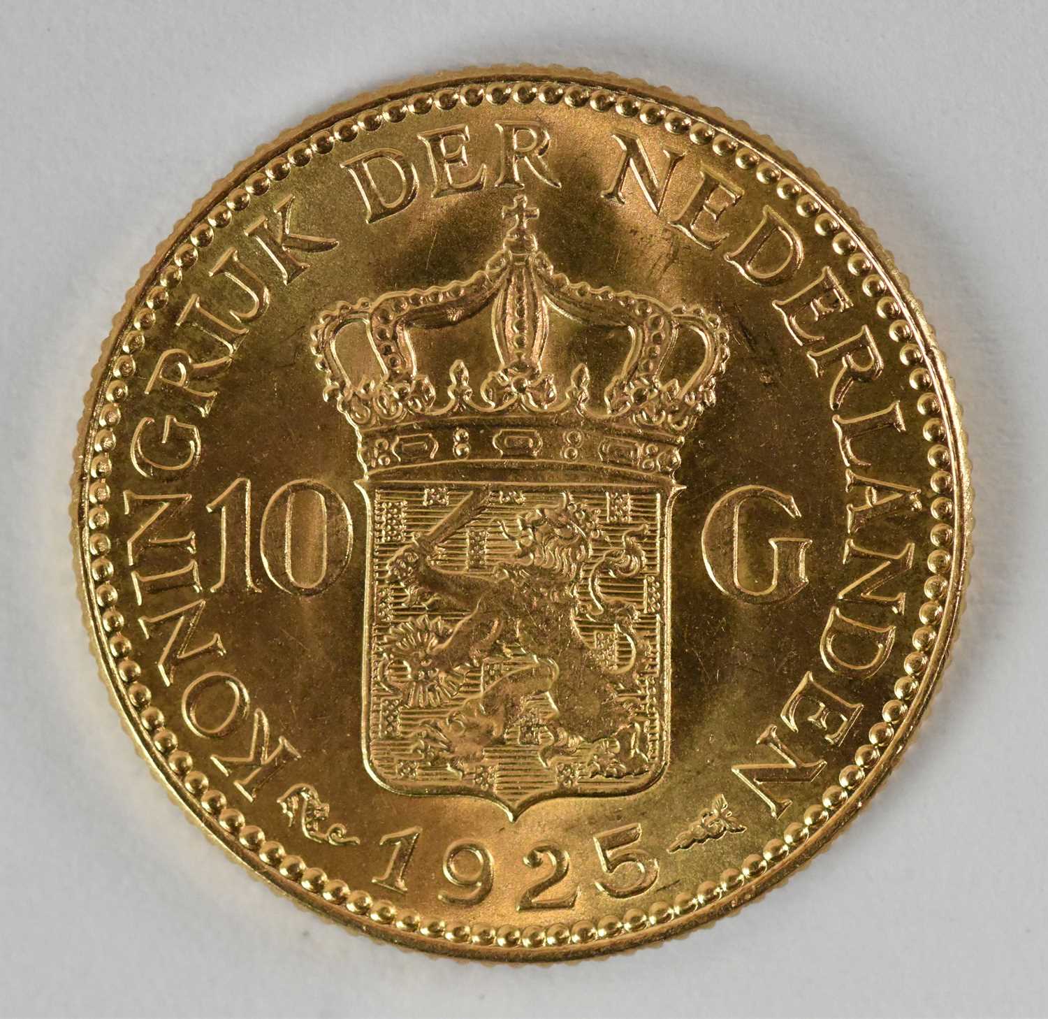 A Dutch ten guilders gold coin, 1925, diameter 2.1cm, approx 6.7g.