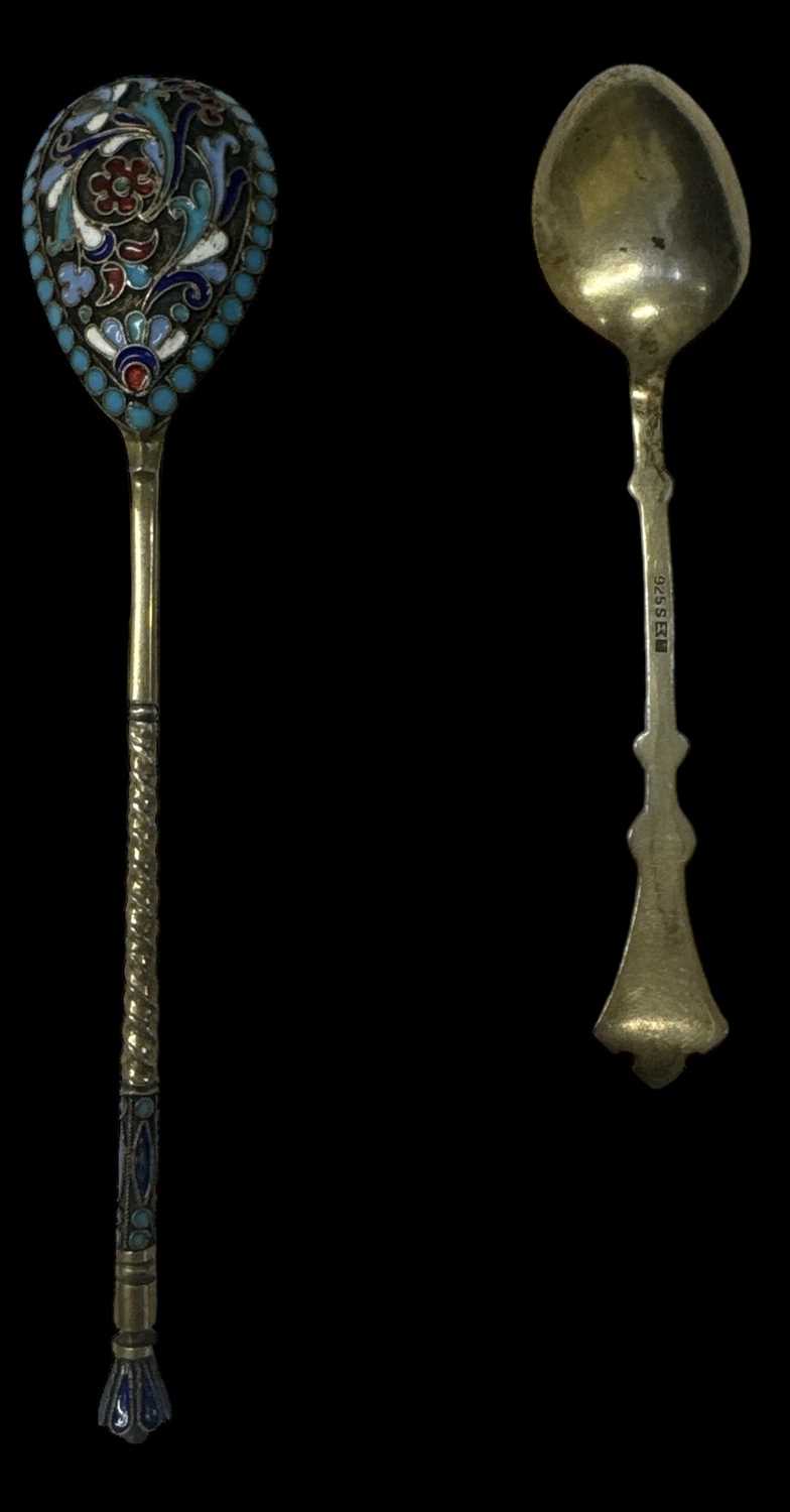 A Russian 84 grade silver cloisonné enamel teaspoon, length 14cm, and a Continental 925 grade - Image 2 of 3