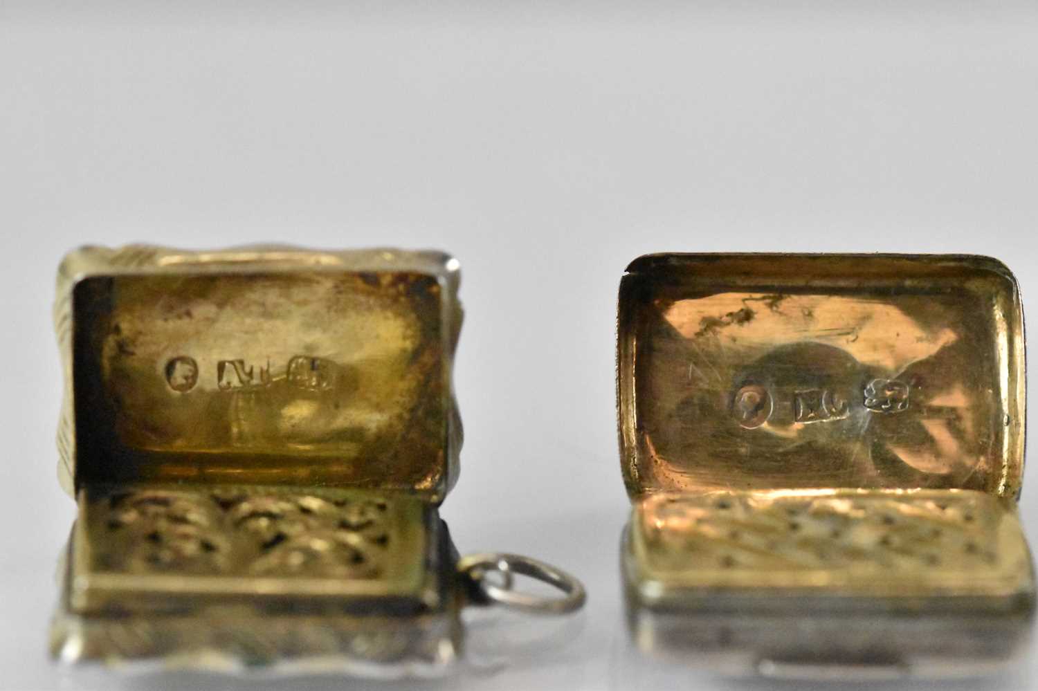 Two small Victorian hallmarked silver vinaigrettes, Birmingham 1840 and 1856, approx 2.5 x 1.5cm, - Image 4 of 4