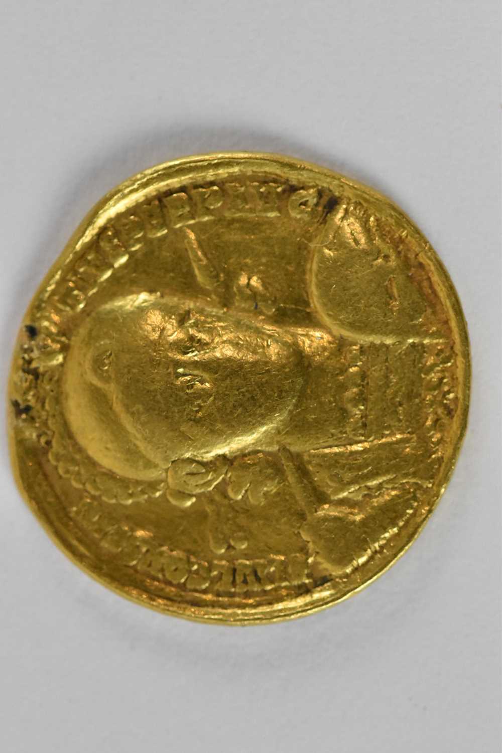 A Constantius II Roman gold coin, diameter 2cm, approx 4.3g. - Image 2 of 2