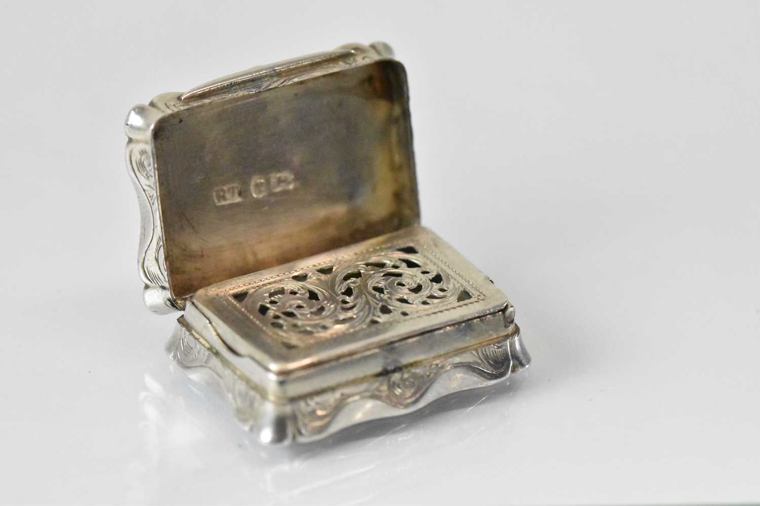 ROBERT THORNTON; a Victorian hallmarked silver vinaigrette with pierced interior, Birmingham 1870, - Image 2 of 4