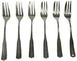 A set of six 800 grade silver cake forks, combined approx 4.8ozt/149g.