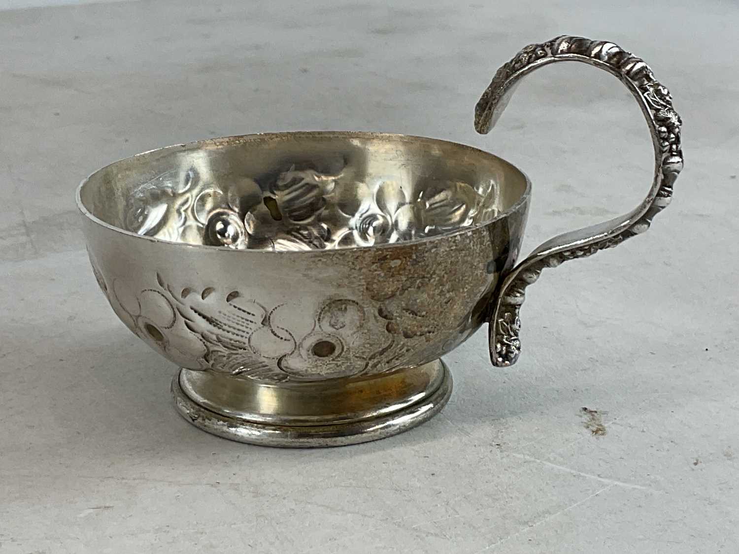 A silver plated punch set comprising large twin handled punch bowl, diameter 33cm, silver plated - Image 5 of 6