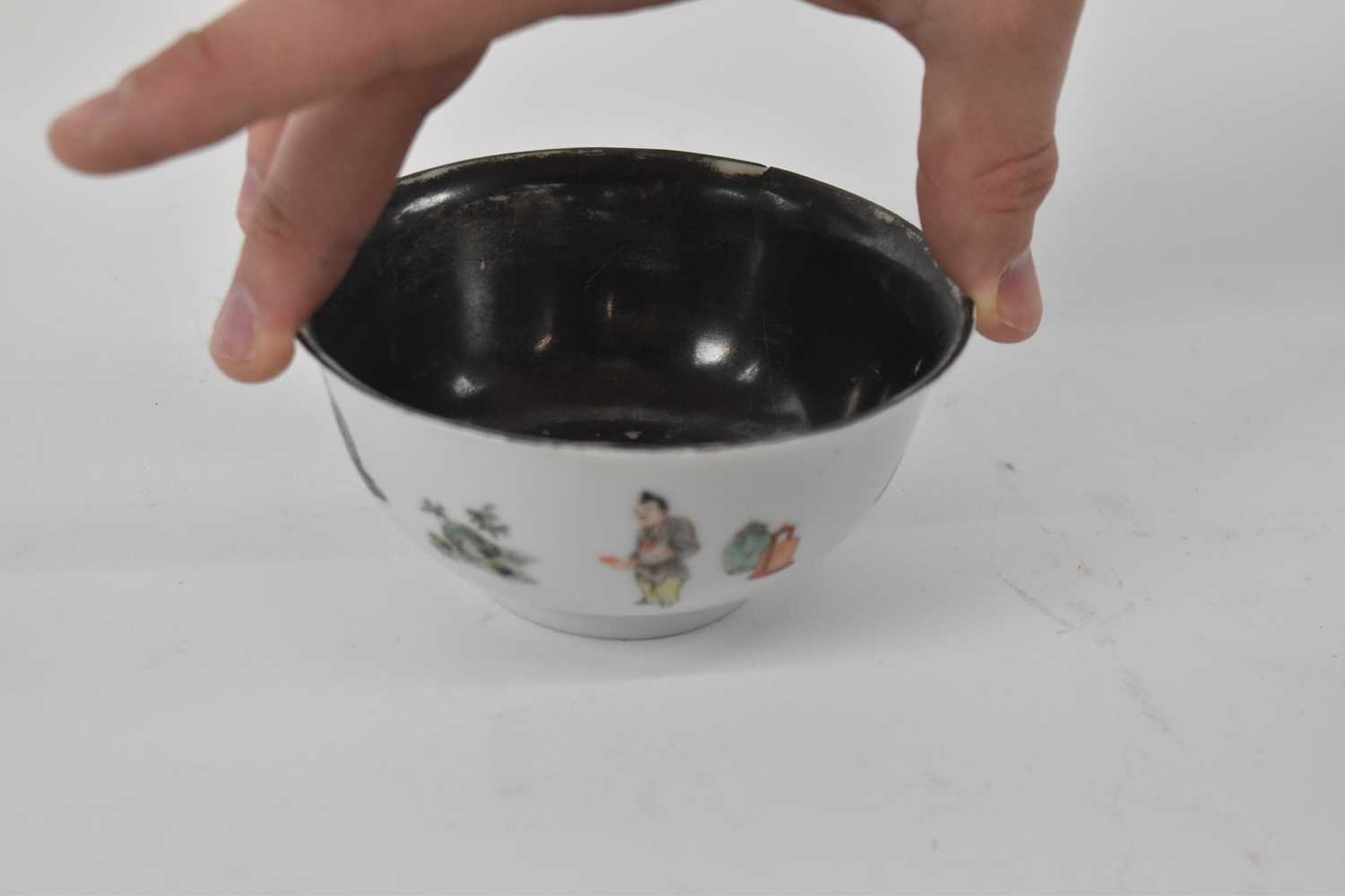 A Chinese Kangxi porcelain bowl with painted exterior and silvered interior, six character mark to - Image 3 of 13