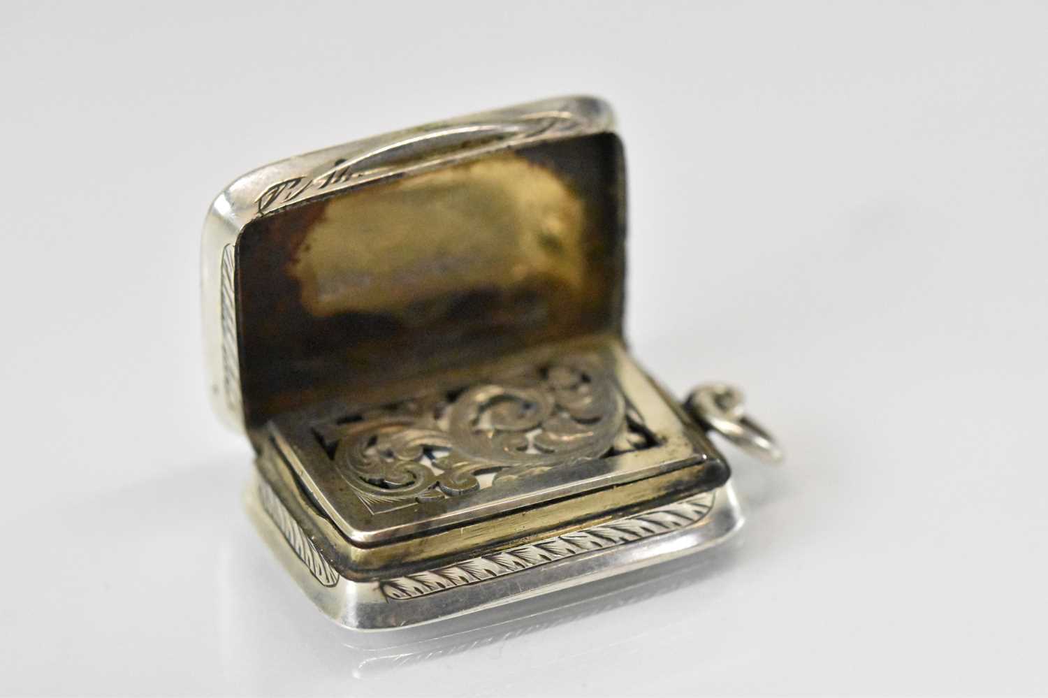 GEORGE UNITE; a Victorian hallmarked silver vinaigrette with pierced interior, Birmingham 1887, 3. - Image 2 of 4