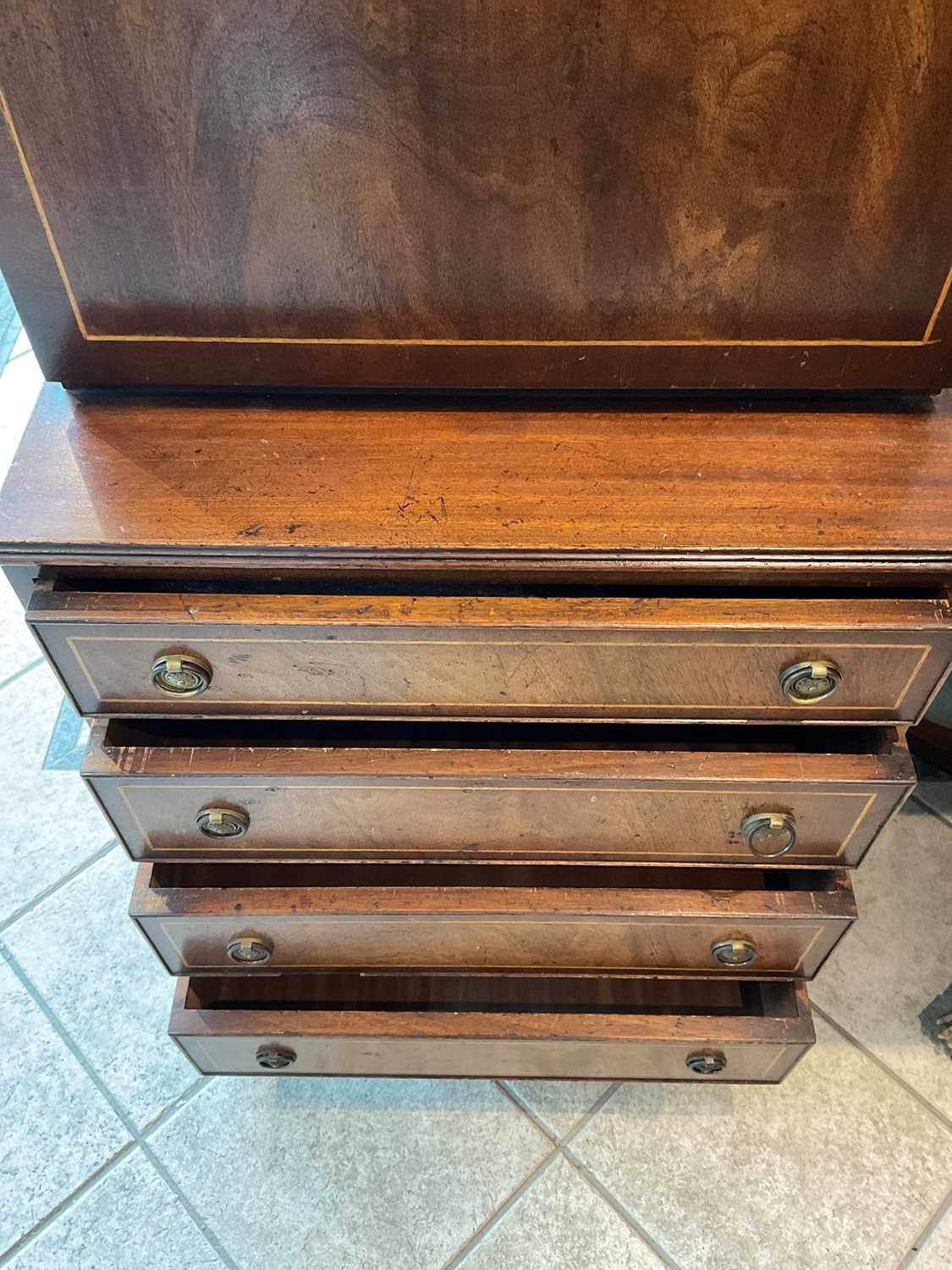 A reproduction mahogany and inlaid fall front bureau with two drawers above fall front over four - Image 4 of 4