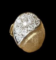 A 9ct yellow gold diamond set tie pin, diameter approx 1.2cm, approx 1.3g.