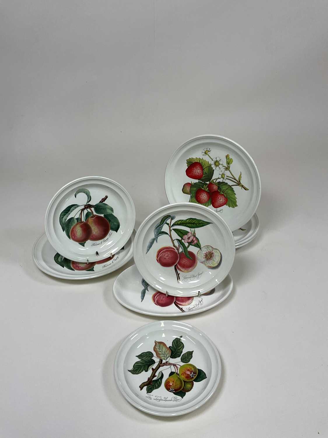 PORTMEIRION; a part dinner service in 'Pomona' pattern, comprising 11 dinner plates, 4 oval - Image 4 of 5