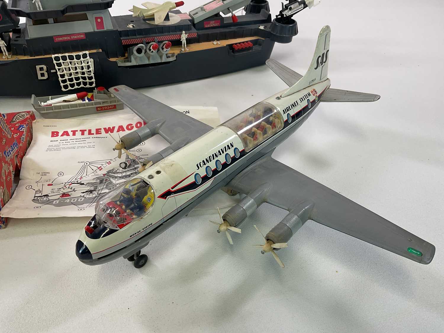 A battery operated tin and plastic Scandinavian Airlines System model plane, Royal Viking, (in - Image 3 of 7