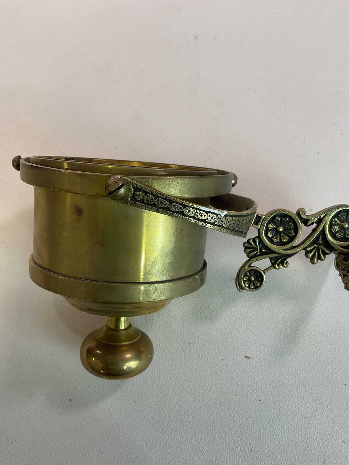 A counter weight cantilever ship's brass candle holder designed to swivel and stay level with the - Image 5 of 5