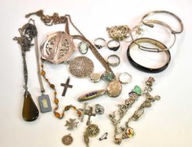 A collection of silver jewellery, including bangle, pendants, rings, etc.