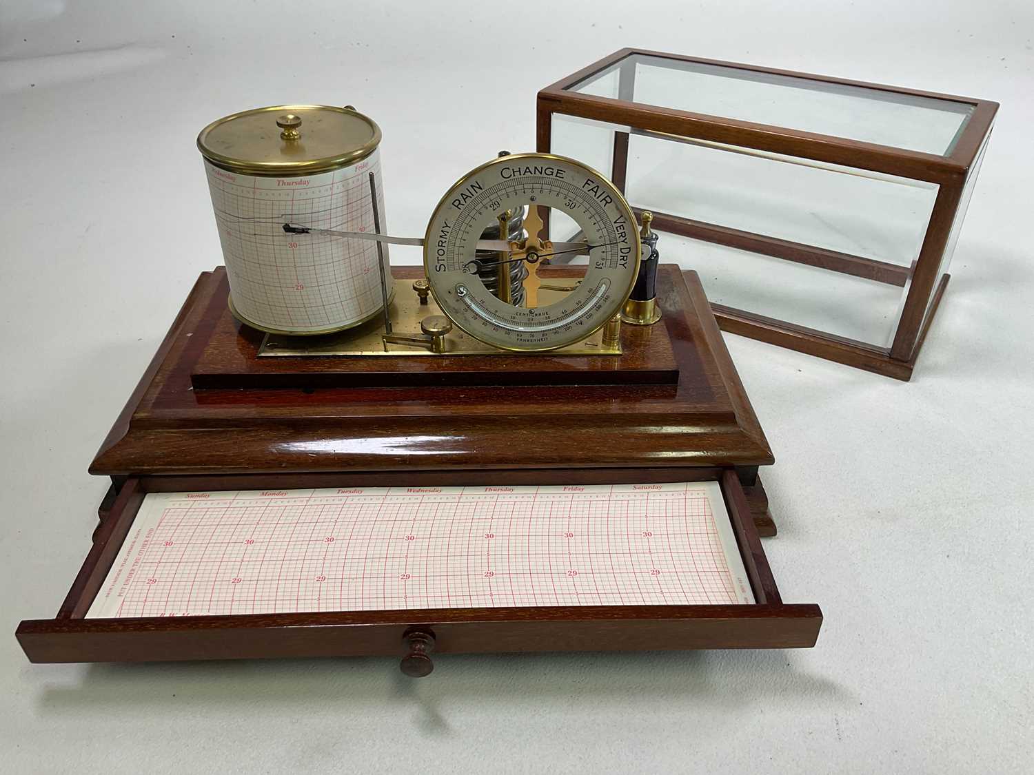 An early 20th century mahogany barograph with drawer to base and silvered upright circular dial, - Bild 2 aus 2