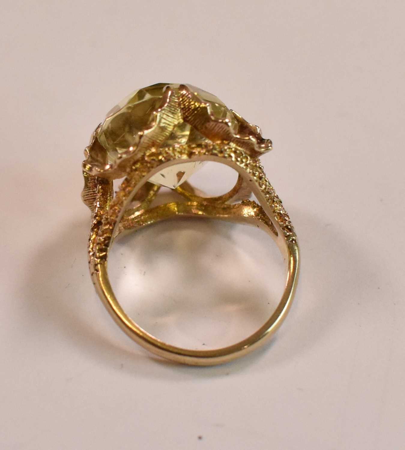 A 9ct yellow gold and citrine dress ring with elborate setting, size H, approx 4.4g. - Bild 4 aus 4