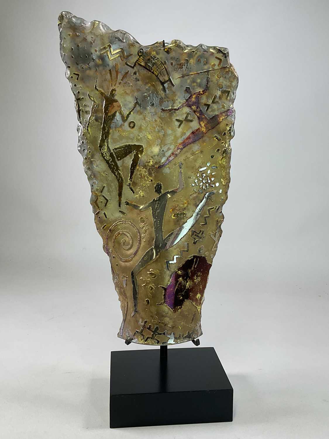 † DAVID DODSWORTH; a contemporary glass sculpture inspired by prehistoric cave paintings on a