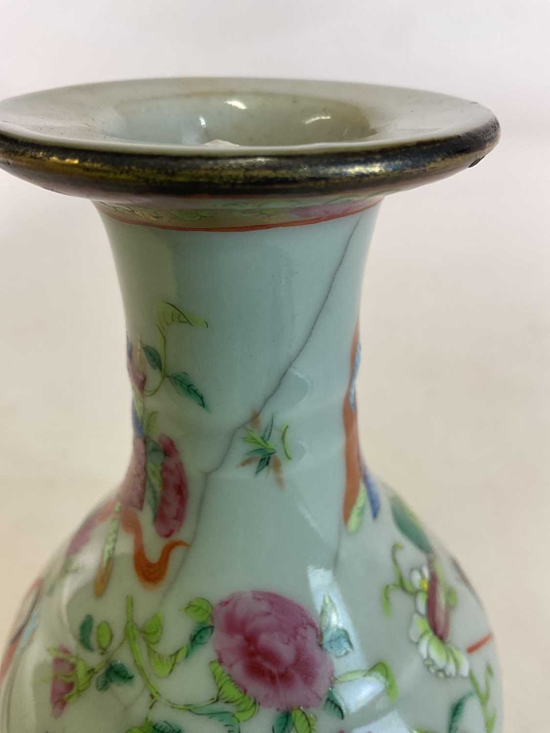 A 19th century Chinese Famille Rose baluster vase decorated with figures, floral sprays and - Bild 7 aus 9