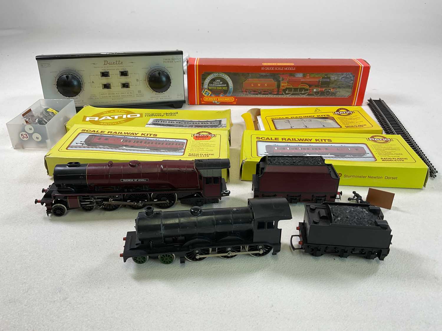 HORNBY; a collection of 00 gauge trains and accessories including Duchess of Atholl, a boxed 4-4-0 - Bild 2 aus 3