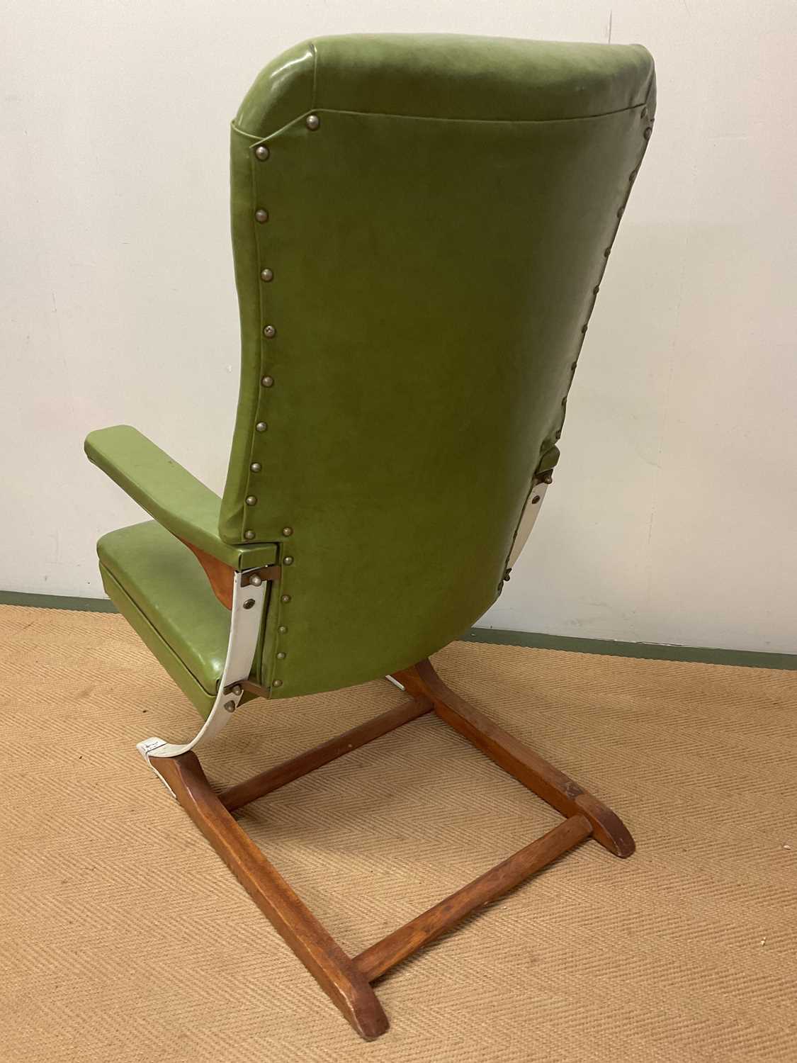 MCKAY; a 1960s American cantilever rocker chair upholstered in green faux leather material, height - Bild 2 aus 2