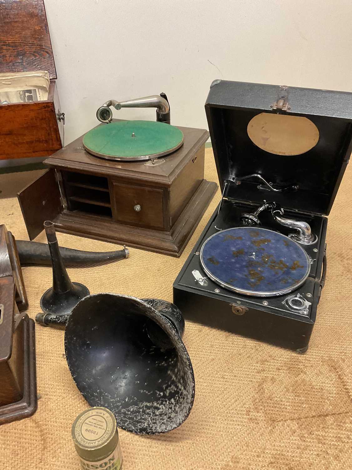 An Edison Standard phonograph, two gramophones, assorted horns, and a large collection of 78 records - Image 3 of 4