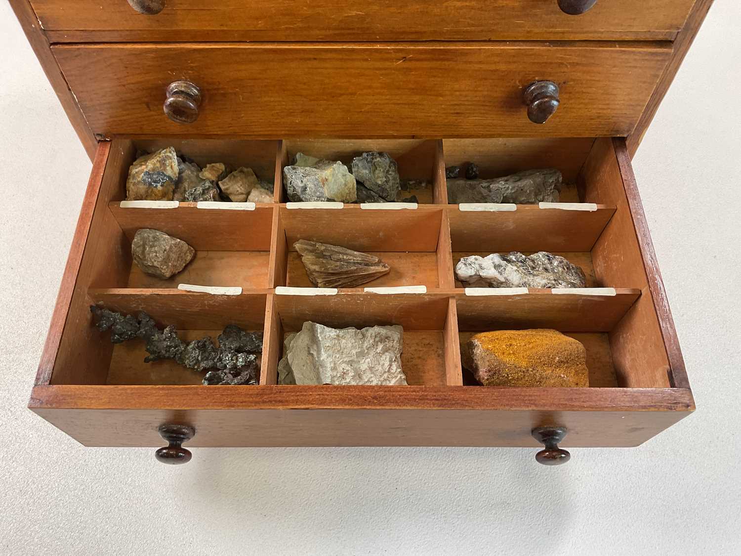 A six drawer specimen cabinet containing samples of ore and fossils, with original sales label on - Image 2 of 8