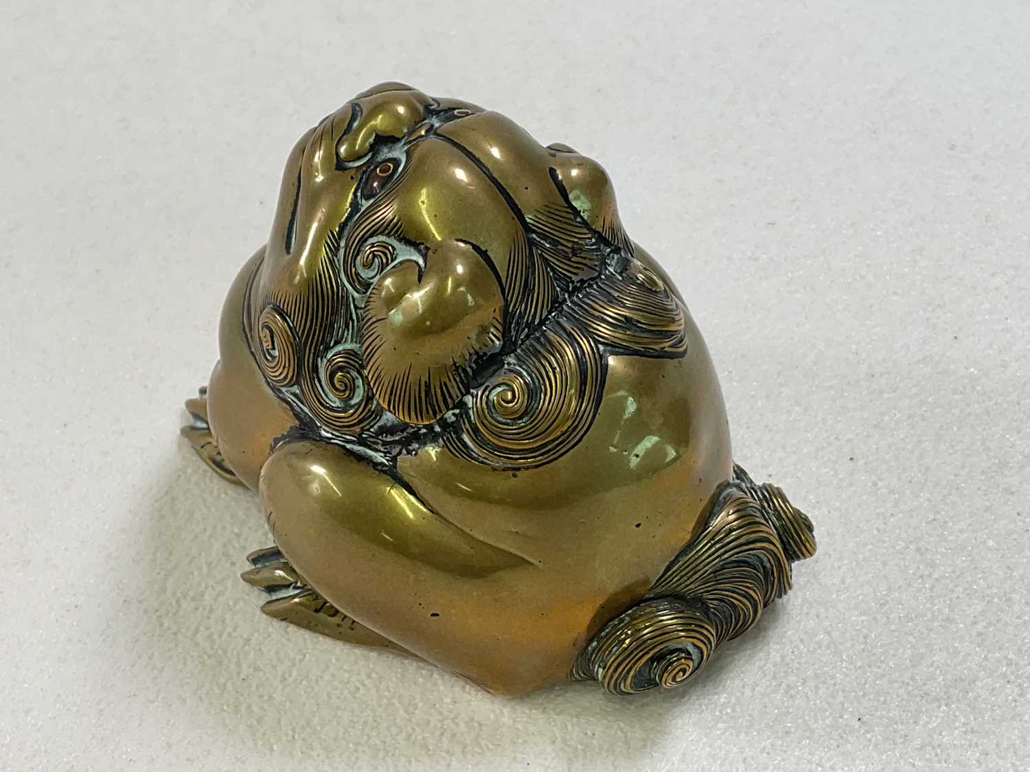 A Chinese gilt brass water dropper modelled as a Chi Chi, signed to base, length 8cm, a soapstone - Bild 3 aus 4