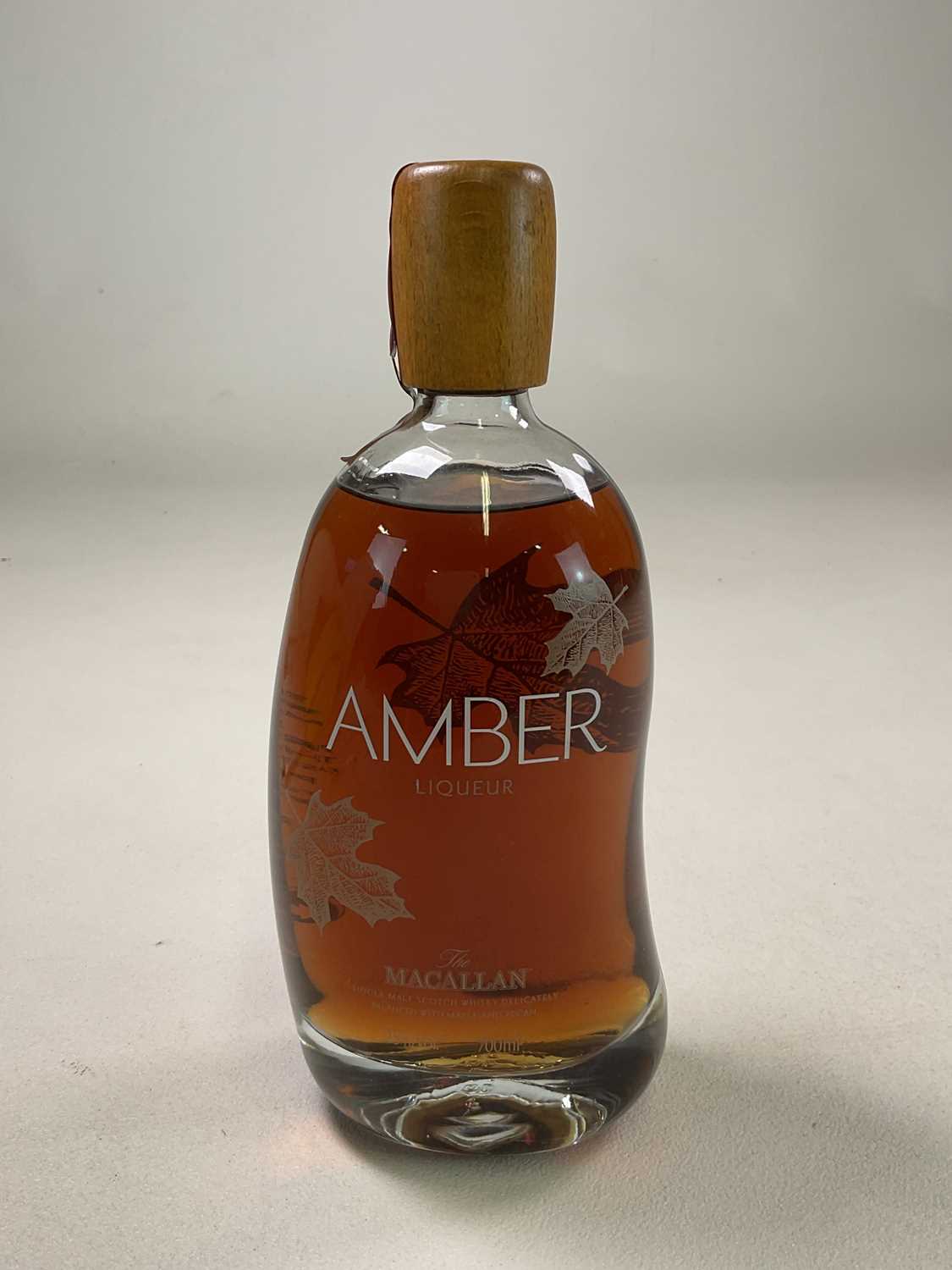 LIQUEUR; a bottle of The Macallan Amber liqueur, Single Malt Scotch whisky balanced with maple and - Bild 4 aus 4