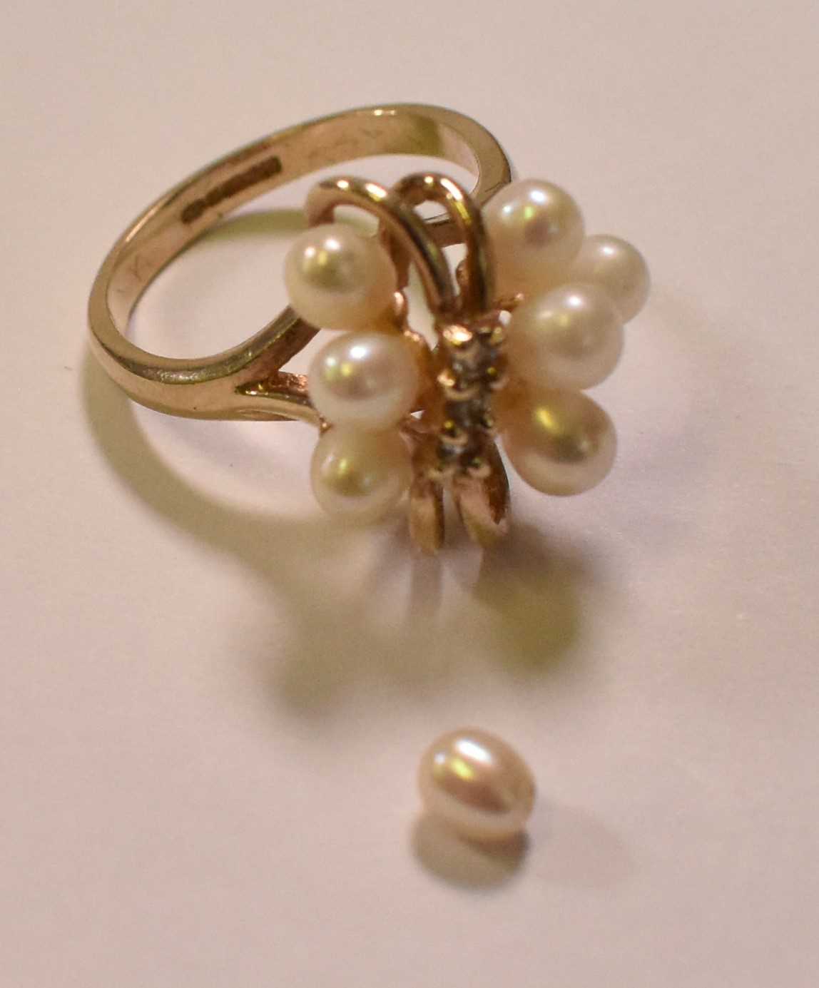 A 9ct yellow gold cultured pearl set ring, size H 1/2, and a 9ct yellow gold small band, size G 1/2, - Image 4 of 7