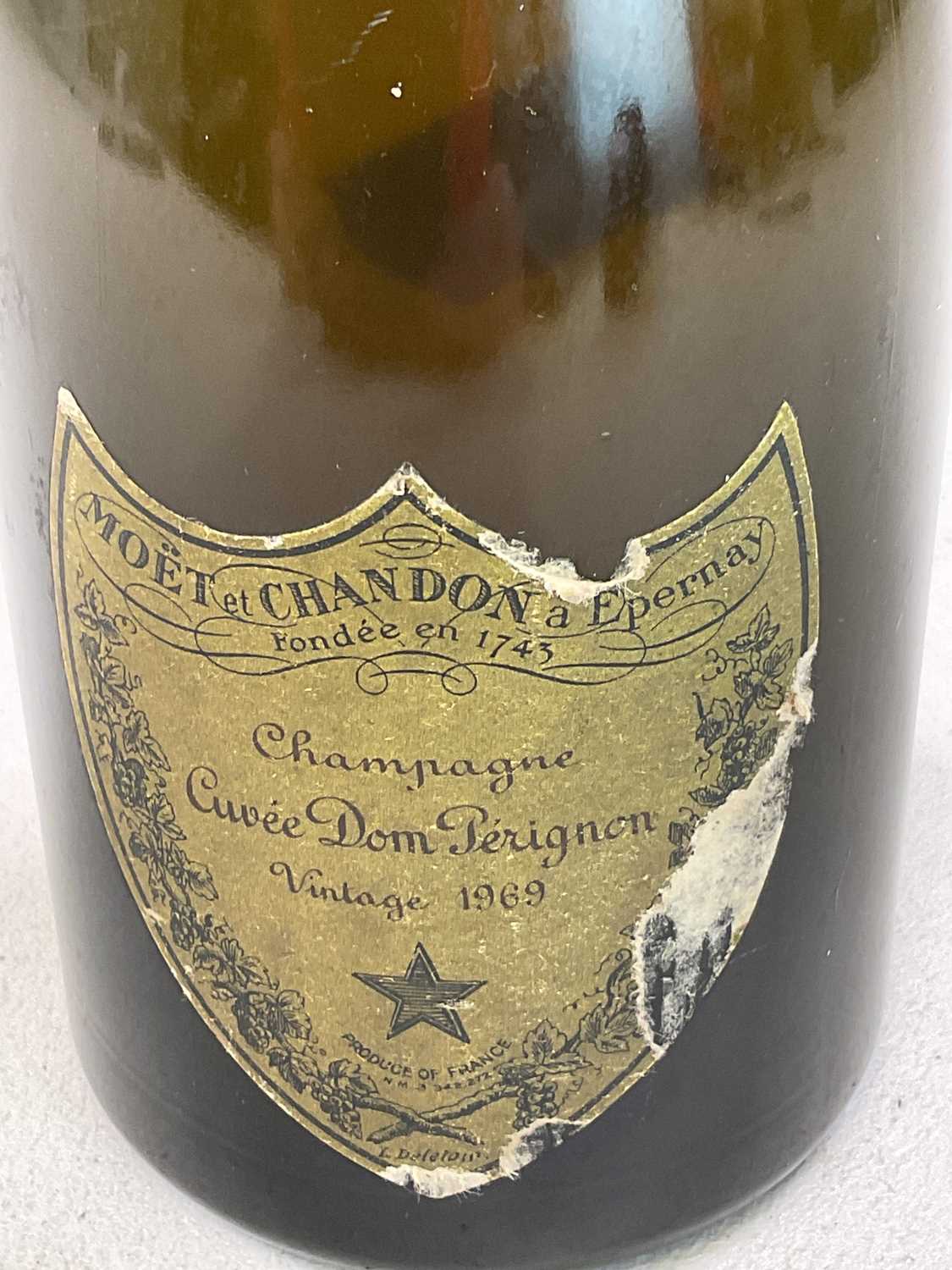 CHAMPAGNE; a bottle of Dom Perignon 1969 Champagne. - Image 2 of 3