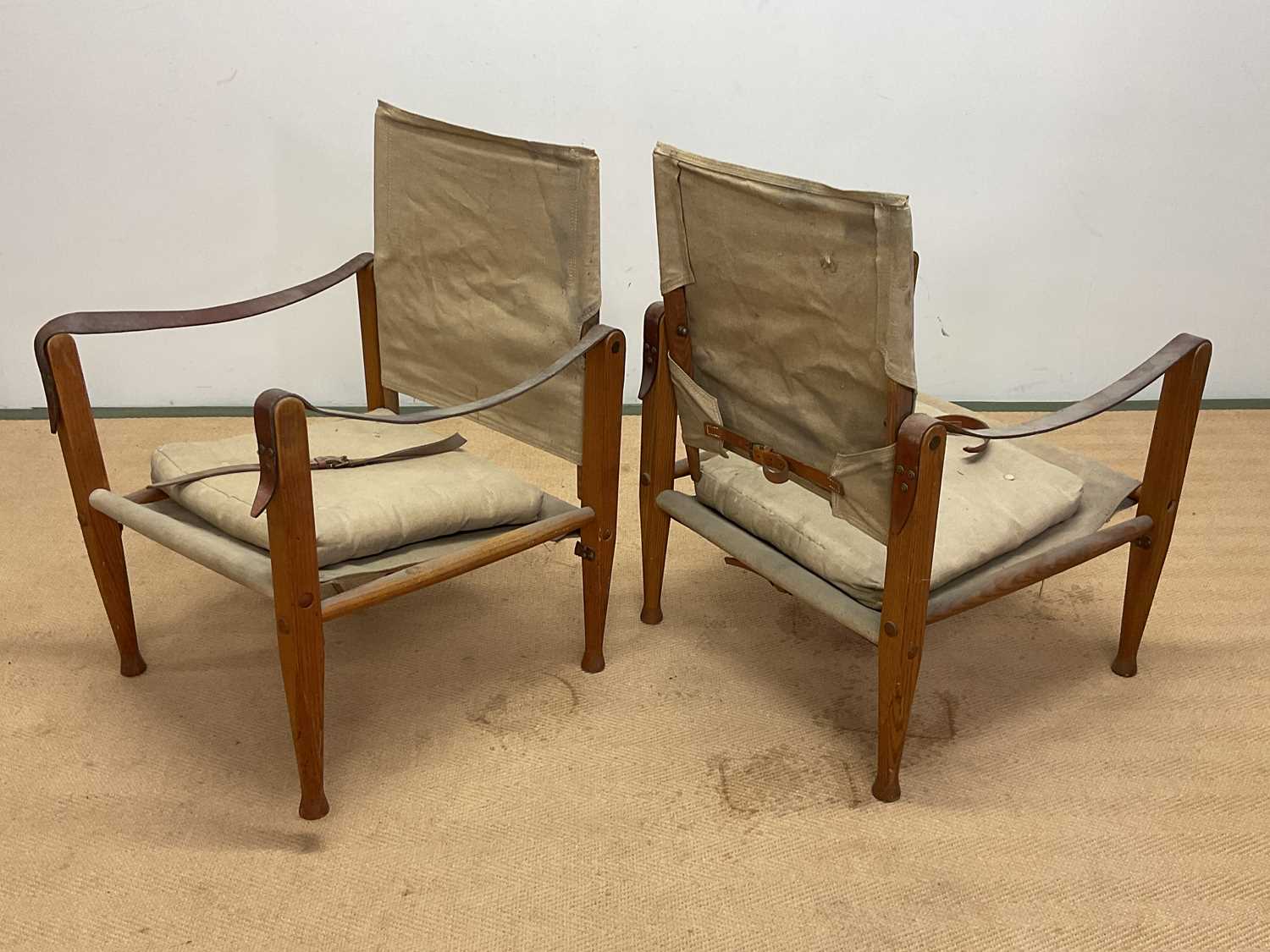 KAARE KLINT FOR CARL HANSEN & SON; a pair of mid 20th century Safari chairs, constructed of canvas - Image 2 of 6