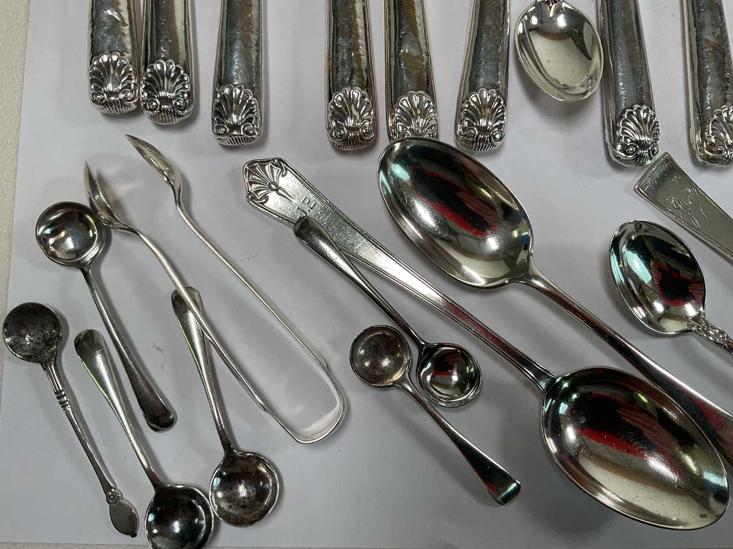 A group of hallmarked silver flatware comprising two preserve spoons, five teaspoons, six coffee - Image 4 of 6