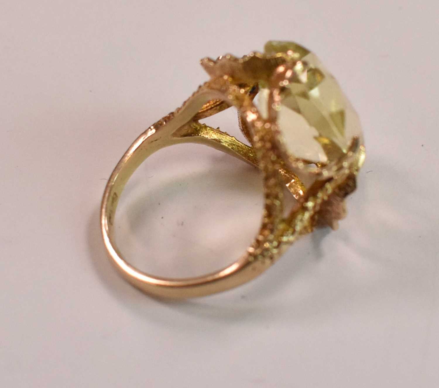 A 9ct yellow gold and citrine dress ring with elborate setting, size H, approx 4.4g. - Bild 3 aus 4