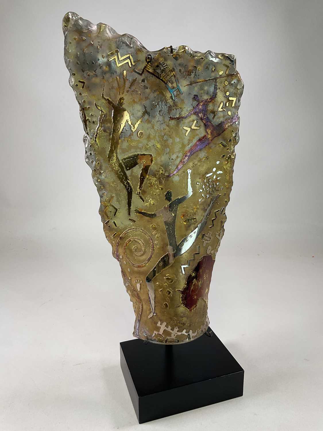 † DAVID DODSWORTH; a contemporary glass sculpture inspired by prehistoric cave paintings on a - Image 2 of 6