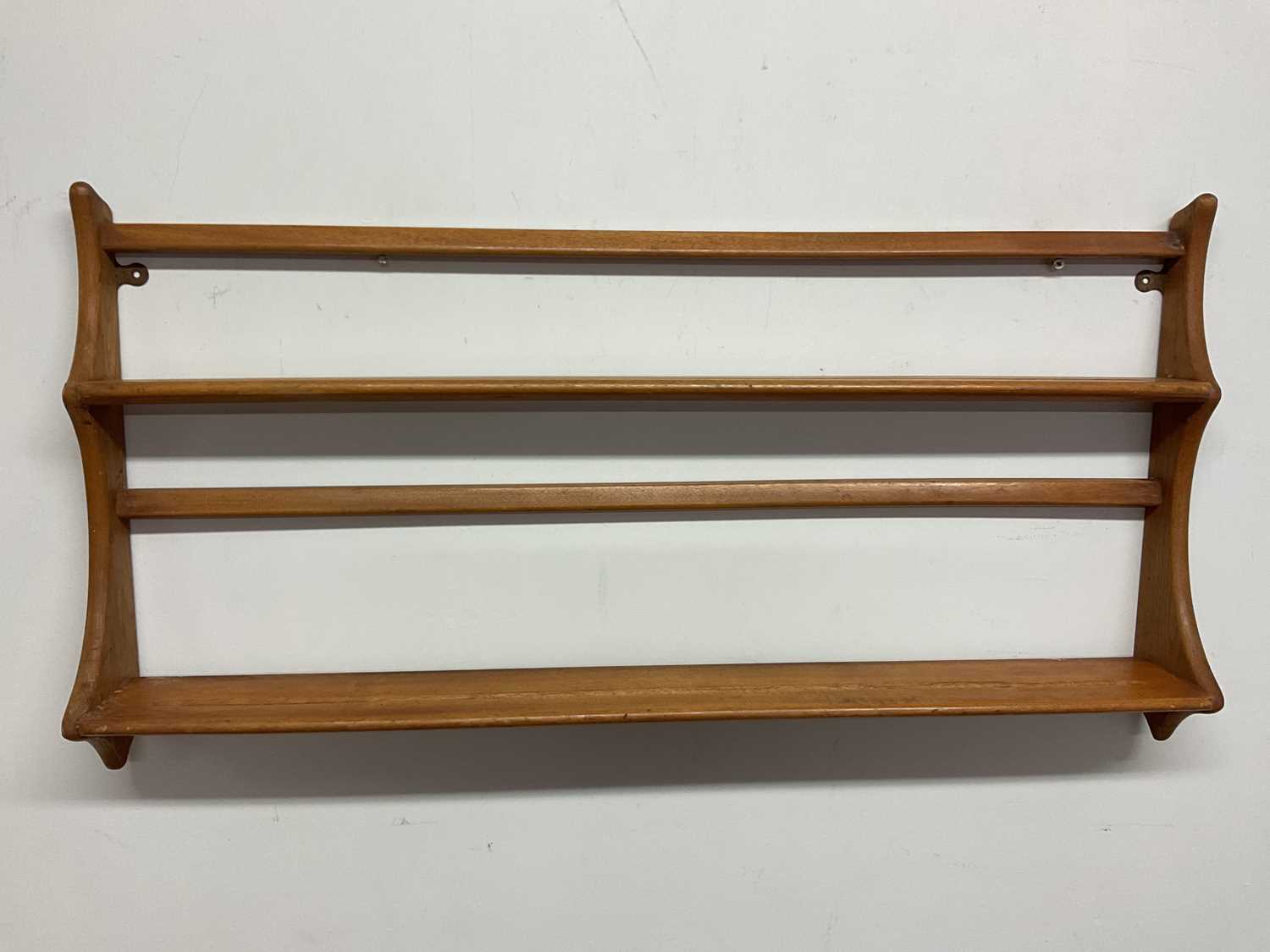 ERCOL; a beechwood plate rack, 50 x 96 x 13cm